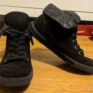 Casual shoe